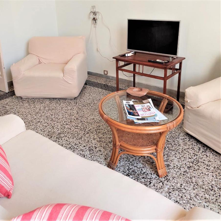 Villa Nel Salento - Ampie Camere E Giardino, Fino A 9 Persone Barbarano del Capo Dış mekan fotoğraf